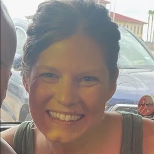 Meet your Posher, Angie